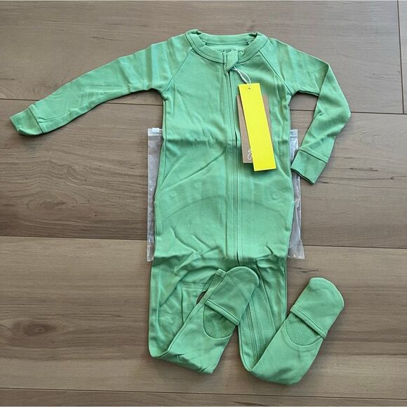 NWT Goumi Kids Matcha Baby Footie SZ 12-18mo Snug Fit Green Bamboo Zippy Sleeper - Picture 1 of 3